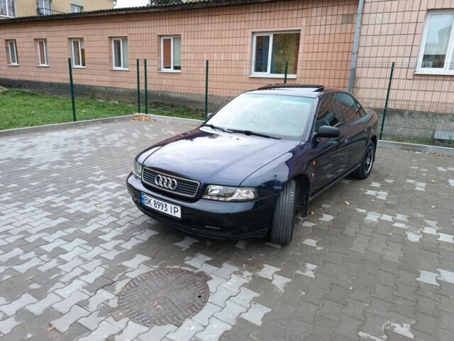 Ауді А4 1996 у Костополе на Automoto.ua Синій Ауді А4, об'ємом двигуна 1.8 л та пробігом 300 тис. км за 3300 $, фото 16 на Automoto.ua