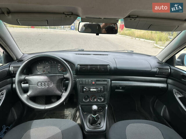 Синий Ауди А4, объемом двигателя 1.9 л и пробегом 300 тыс. км за 3500 $, фото 6 на Automoto.ua