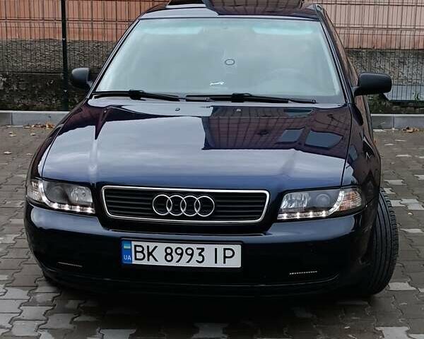 Ауди А4 1996 в Костополе на Automoto.ua Синий Ауди А4, объемом двигателя 1.78 л и пробегом 300 тыс. км за 3300 $, фото 1 на Automoto.ua