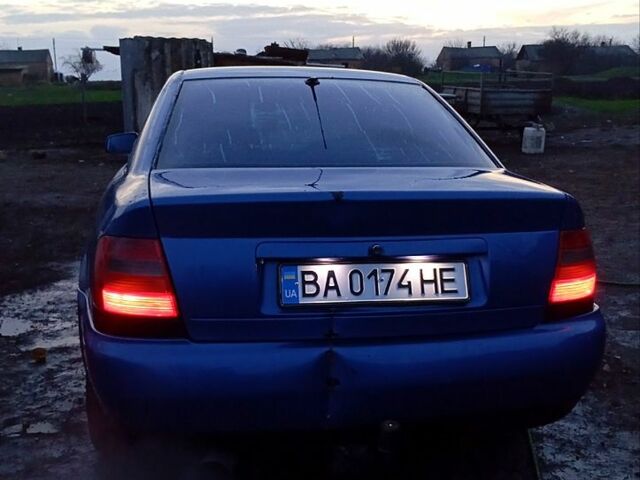 Синий Ауди А4, объемом двигателя 1.8 л и пробегом 0 тыс. км за 1500 $, фото 1 на Automoto.ua