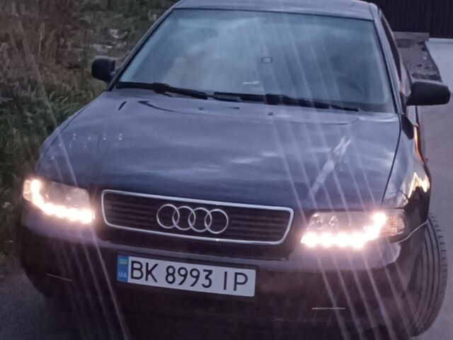 Ауді А4 1996 у Костополе на Automoto.ua Синій Ауді А4, об'ємом двигуна 1.8 л та пробігом 300 тис. км за 3300 $, фото 3 на Automoto.ua