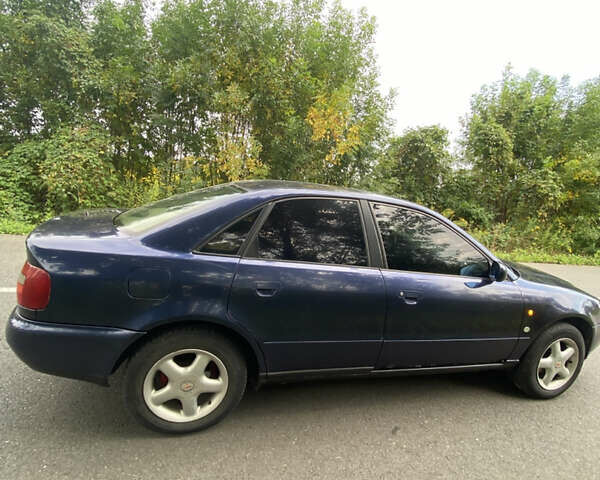 Синий Ауди А4, объемом двигателя 1.8 л и пробегом 430 тыс. км за 2900 $, фото 13 на Automoto.ua