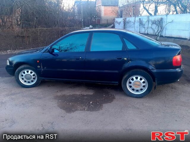 Синий Ауди А4, объемом двигателя 2.6 л и пробегом 237 тыс. км за 2350 $, фото 6 на Automoto.ua