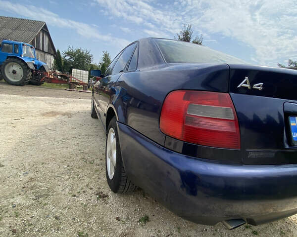 Синий Ауди А4, объемом двигателя 1.8 л и пробегом 430 тыс. км за 2900 $, фото 15 на Automoto.ua