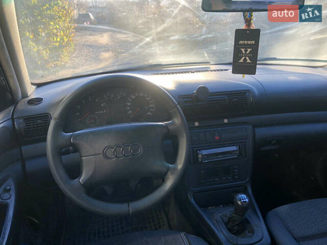 Синий Ауди А4, объемом двигателя 1.6 л и пробегом 350 тыс. км за 1499 $, фото 2 на Automoto.ua