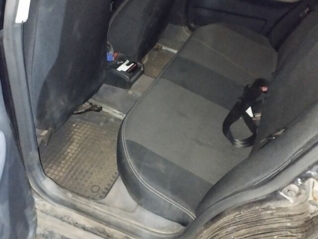 Синий Ауди А4, объемом двигателя 1 л и пробегом 400 тыс. км за 1999 $, фото 2 на Automoto.ua