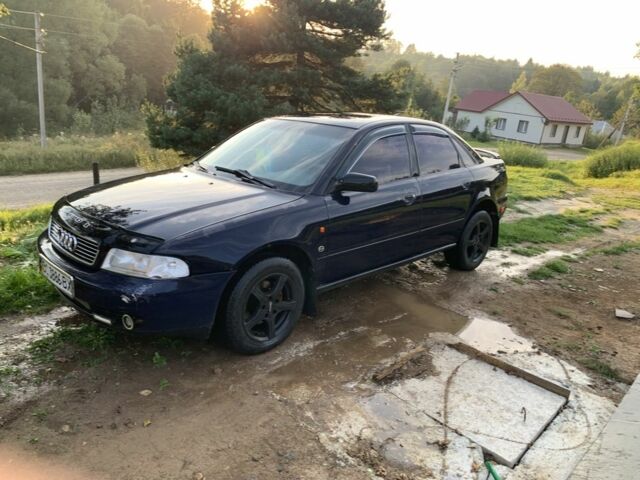 Синий Ауди А4, объемом двигателя 1.6 л и пробегом 320 тыс. км за 3000 $, фото 8 на Automoto.ua