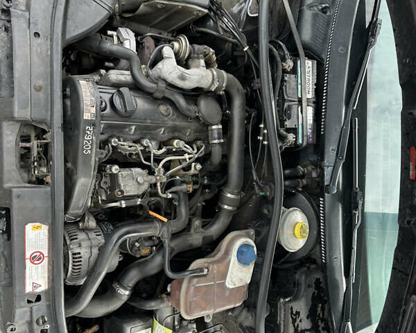 Синий Ауди А4, объемом двигателя 1.9 л и пробегом 300 тыс. км за 3500 $, фото 7 на Automoto.ua