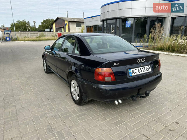 Синий Ауди А4, объемом двигателя 1.9 л и пробегом 300 тыс. км за 3500 $, фото 2 на Automoto.ua