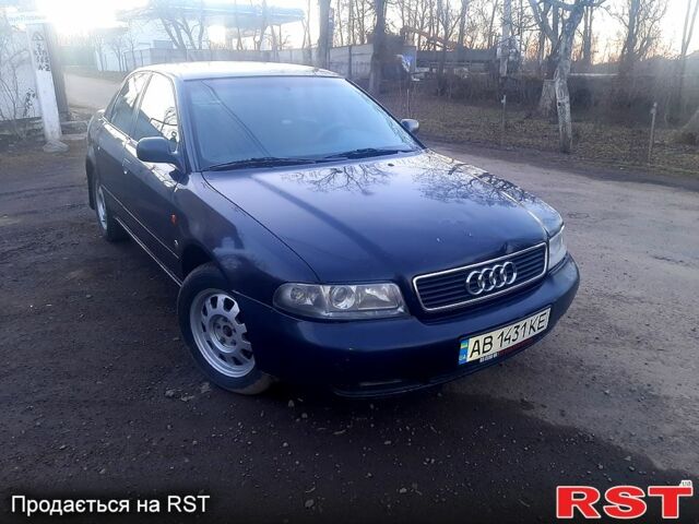 Синий Ауди А4, объемом двигателя 2.6 л и пробегом 237 тыс. км за 2350 $, фото 3 на Automoto.ua