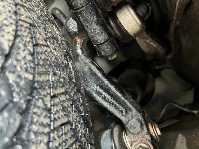 Синий Ауди А4, объемом двигателя 1.6 л и пробегом 300 тыс. км за 2597 $, фото 5 на Automoto.ua