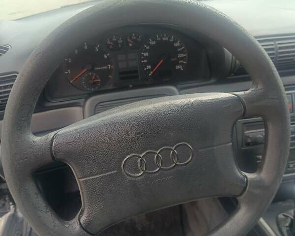 Синий Ауди А4, объемом двигателя 1.8 л и пробегом 255 тыс. км за 2300 $, фото 12 на Automoto.ua