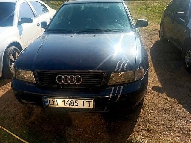 Синий Ауди А4, объемом двигателя 1.9 л и пробегом 0 тыс. км за 2200 $, фото 7 на Automoto.ua
