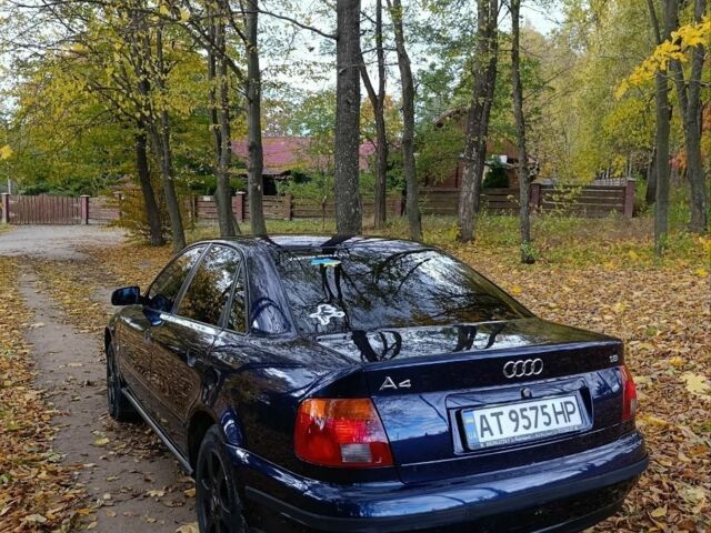Ауди А4 1996 в Тлумаче на Automoto.ua Синий Ауди А4, объемом двигателя 1.8 л и пробегом 250 тыс. км за 3100 $, фото 1 на Automoto.ua