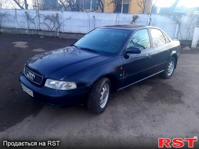 Синий Ауди А4, объемом двигателя 2.6 л и пробегом 237 тыс. км за 2350 $, фото 5 на Automoto.ua