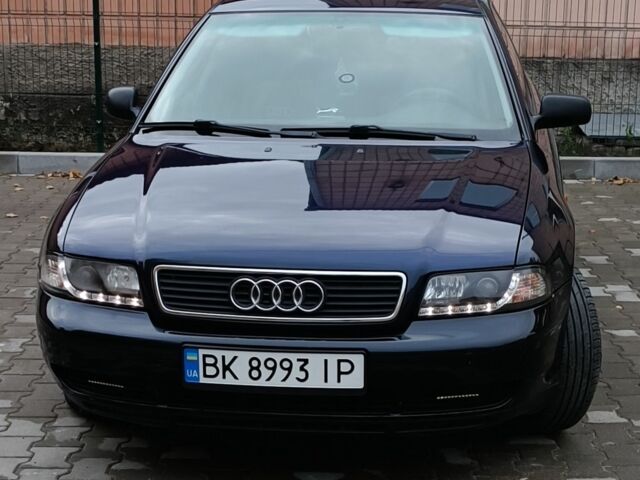Ауді А4 1996 у Костополе на Automoto.ua Синій Ауді А4, об'ємом двигуна 1.8 л та пробігом 300 тис. км за 3300 $, фото 2 на Automoto.ua