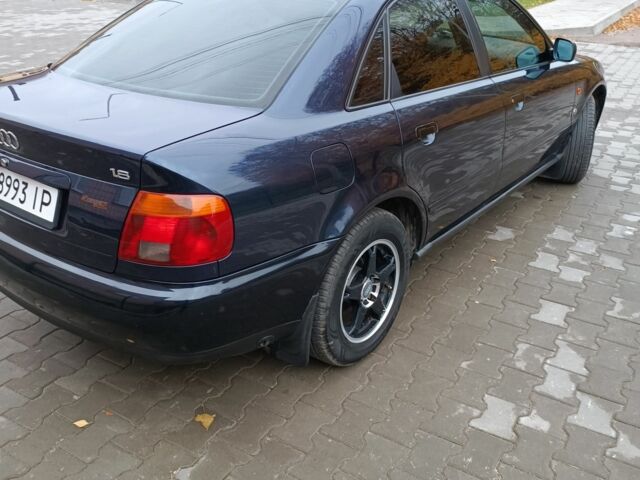 Ауді А4 1996 у Костополе на Automoto.ua Синій Ауді А4, об'ємом двигуна 1.8 л та пробігом 300 тис. км за 3300 $, фото 13 на Automoto.ua