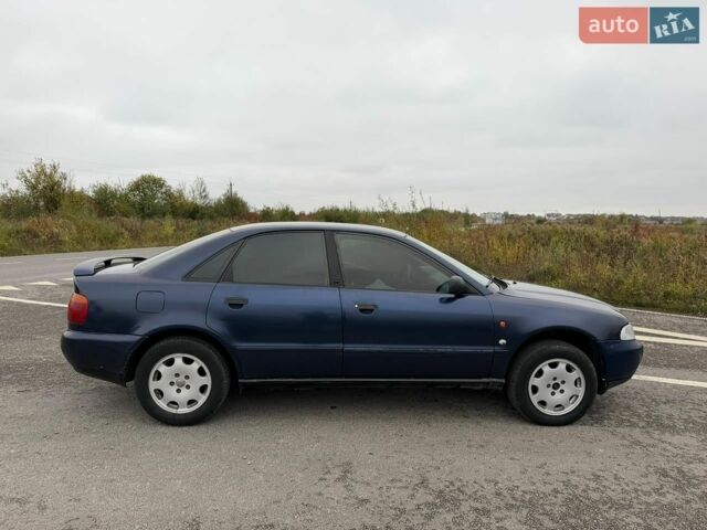 Синій Ауді А4, об'ємом двигуна 1.8 л та пробігом 453 тис. км за 2050 $, фото 4 на Automoto.ua