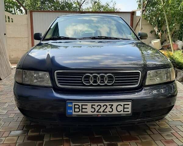 Синий Ауди А4, объемом двигателя 1.9 л и пробегом 300 тыс. км за 3463 $, фото 7 на Automoto.ua