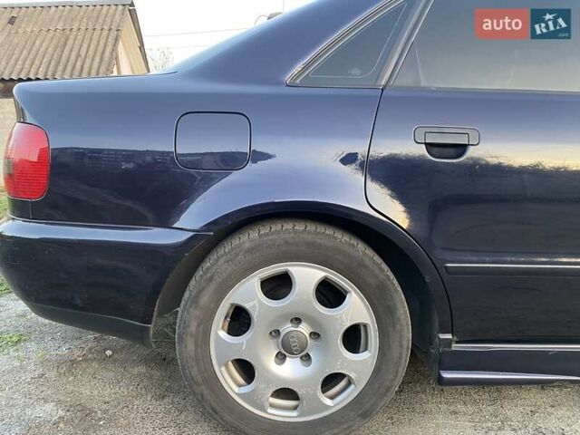 Синій Ауді А4, об'ємом двигуна 1.6 л та пробігом 367 тис. км за 3200 $, фото 28 на Automoto.ua