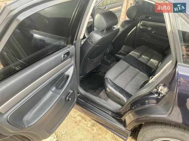 Синій Ауді А4, об'ємом двигуна 1.6 л та пробігом 367 тис. км за 3200 $, фото 21 на Automoto.ua