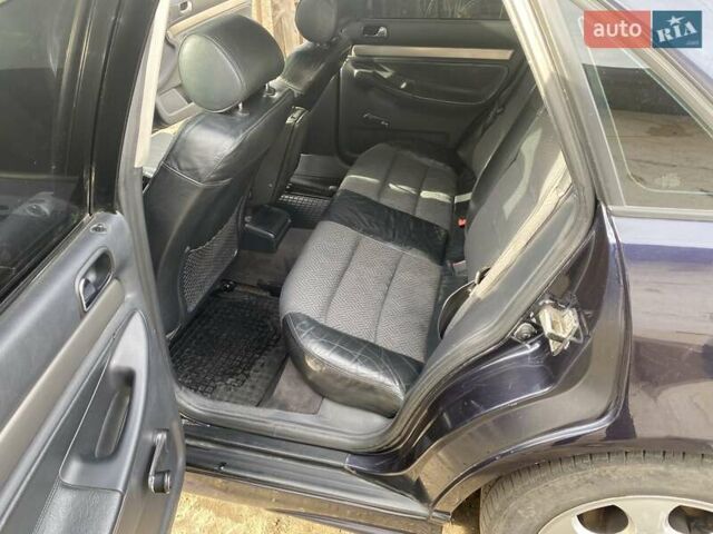 Синій Ауді А4, об'ємом двигуна 1.6 л та пробігом 367 тис. км за 3200 $, фото 22 на Automoto.ua