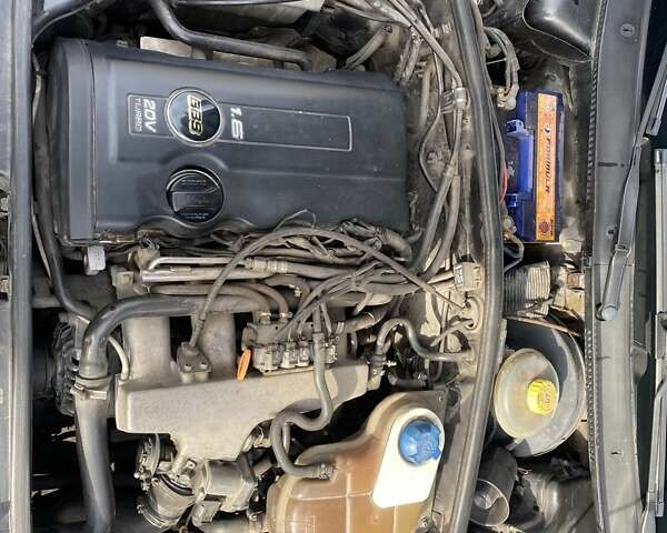 Синій Ауді А4, об'ємом двигуна 1.6 л та пробігом 367 тис. км за 3200 $, фото 24 на Automoto.ua