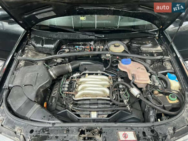 Синий Ауди А4, объемом двигателя 2.6 л и пробегом 330 тыс. км за 2700 $, фото 7 на Automoto.ua