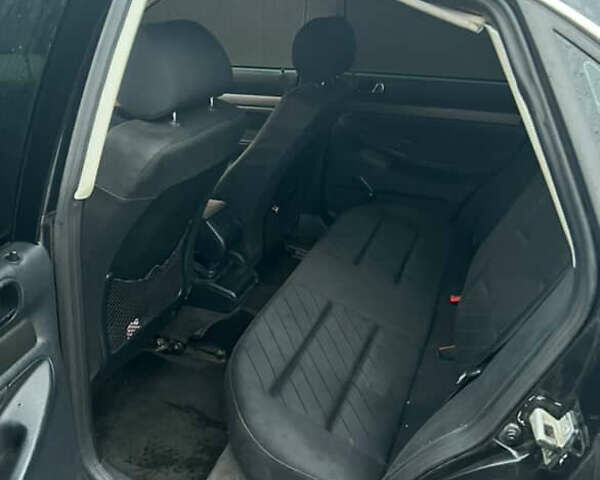 Синий Ауди А4, объемом двигателя 2.6 л и пробегом 330 тыс. км за 2700 $, фото 8 на Automoto.ua