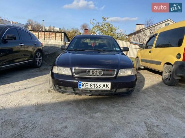 Синій Ауді А4, об'ємом двигуна 1.6 л та пробігом 367 тис. км за 3200 $, фото 1 на Automoto.ua