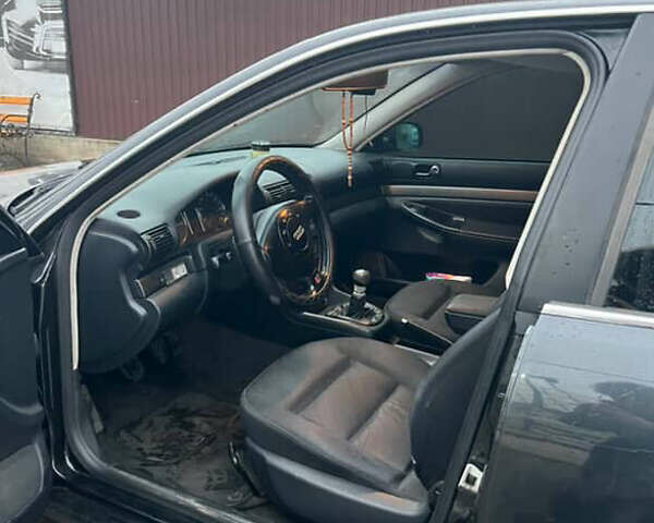 Синий Ауди А4, объемом двигателя 2.6 л и пробегом 330 тыс. км за 2700 $, фото 5 на Automoto.ua