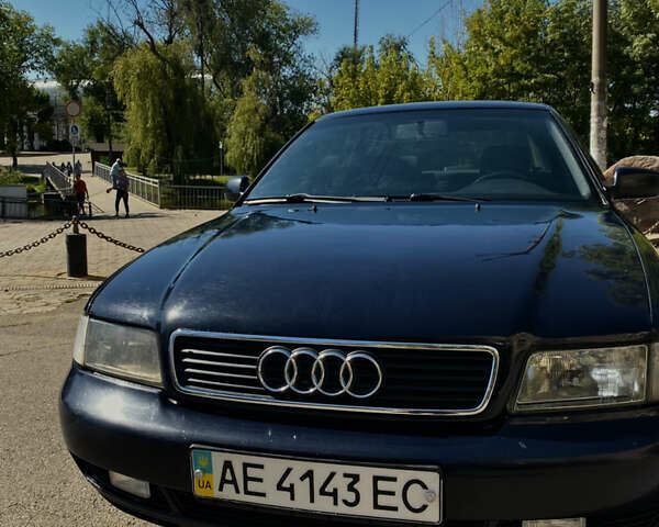 Синий Ауди А4, объемом двигателя 1.6 л и пробегом 350 тыс. км за 3200 $, фото 10 на Automoto.ua