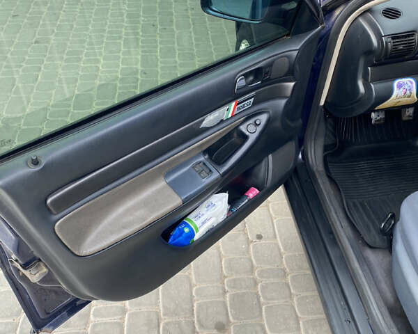 Синий Ауди А4, объемом двигателя 1.6 л и пробегом 350 тыс. км за 3200 $, фото 5 на Automoto.ua