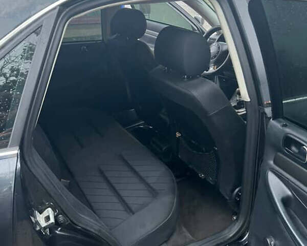 Синий Ауди А4, объемом двигателя 2.6 л и пробегом 330 тыс. км за 2700 $, фото 9 на Automoto.ua