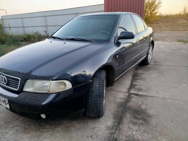 Синий Ауди А4, объемом двигателя 1.6 л и пробегом 364 тыс. км за 2900 $, фото 3 на Automoto.ua