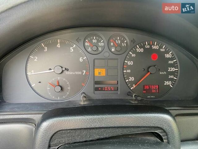 Синій Ауді А4, об'ємом двигуна 1.6 л та пробігом 367 тис. км за 3200 $, фото 2 на Automoto.ua