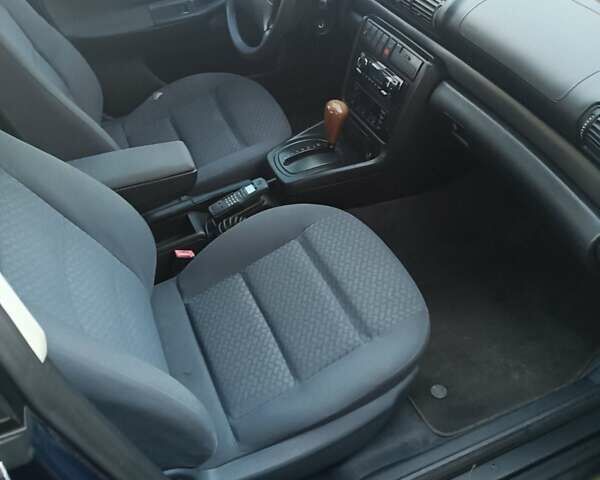 Синий Ауди А4, объемом двигателя 1.9 л и пробегом 233 тыс. км за 3800 $, фото 2 на Automoto.ua