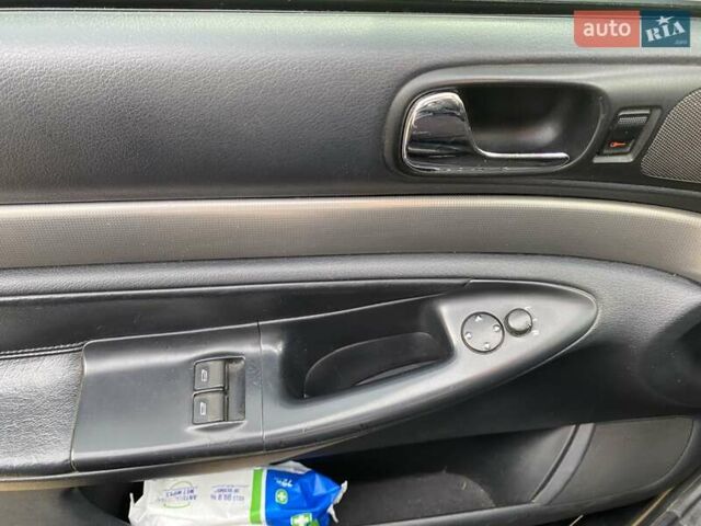 Синій Ауді А4, об'ємом двигуна 1.6 л та пробігом 367 тис. км за 3200 $, фото 9 на Automoto.ua