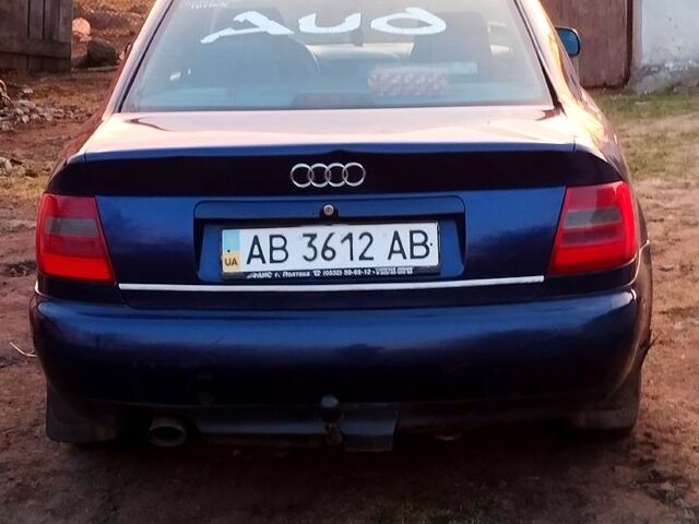 Синій Ауді А4, об'ємом двигуна 1.8 л та пробігом 363 тис. км за 3000 $, фото 2 на Automoto.ua