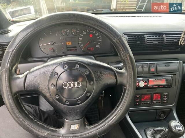 Синій Ауді А4, об'ємом двигуна 1.6 л та пробігом 367 тис. км за 3200 $, фото 3 на Automoto.ua