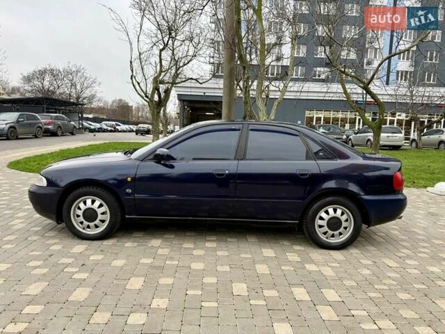 Синий Ауди А4, объемом двигателя 1.8 л и пробегом 321 тыс. км за 3400 $, фото 7 на Automoto.ua