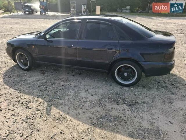 Синий Ауди А4, объемом двигателя 1.6 л и пробегом 286 тыс. км за 2600 $, фото 7 на Automoto.ua