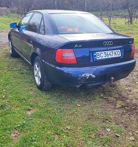Синий Ауди А4, объемом двигателя 1.6 л и пробегом 325 тыс. км за 3500 $, фото 5 на Automoto.ua