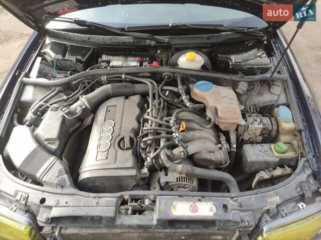 Синій Ауді А4, об'ємом двигуна 1.78 л та пробігом 250 тис. км за 2700 $, фото 6 на Automoto.ua