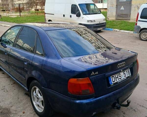 Синий Ауди А4, объемом двигателя 1.8 л и пробегом 364 тыс. км за 2000 $, фото 2 на Automoto.ua