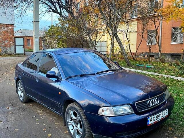 Синий Ауди А4, объемом двигателя 1.6 л и пробегом 0 тыс. км за 2700 $, фото 5 на Automoto.ua