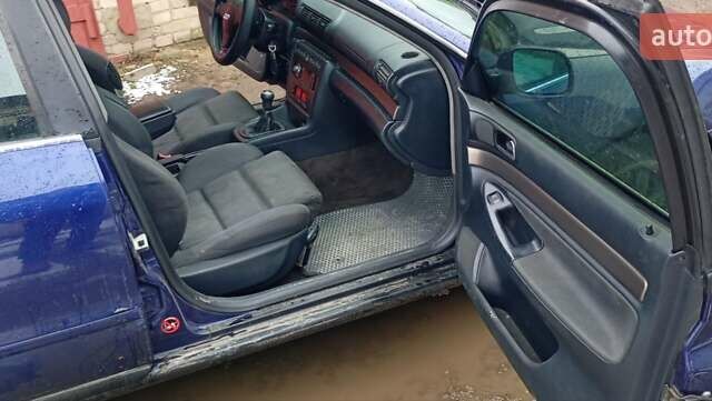 Синий Ауди А4, объемом двигателя 2.5 л и пробегом 390 тыс. км за 2500 $, фото 14 на Automoto.ua