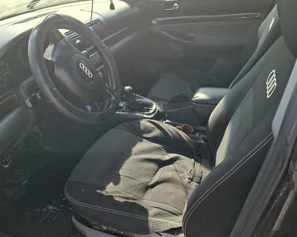 Синий Ауди А4, объемом двигателя 1.6 л и пробегом 286 тыс. км за 2600 $, фото 1 на Automoto.ua