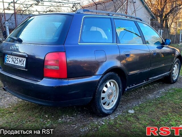 Синий Ауди А4, объемом двигателя 1.8 л и пробегом 300 тыс. км за 1900 $, фото 1 на Automoto.ua
