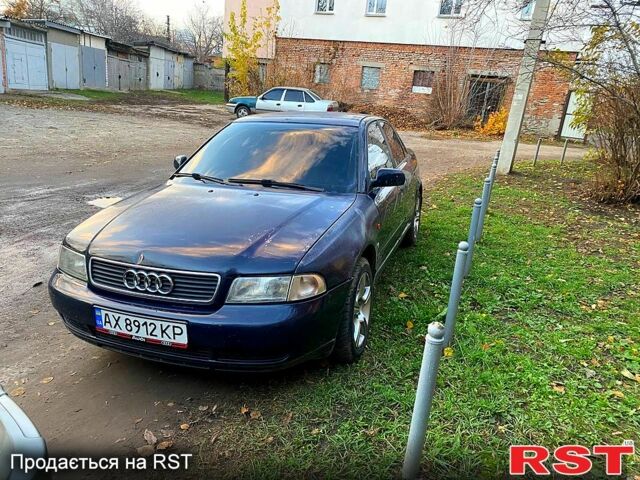 Синий Ауди А4, объемом двигателя 1.6 л и пробегом 0 тыс. км за 2700 $, фото 7 на Automoto.ua